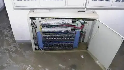 配電柜進(jìn)水會(huì)爆炸嗎？